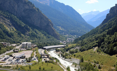 Fototapeta na wymiar Courmayeur town near the border between France and Italy in Aosta Valley