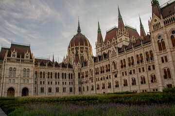 Fototapeta na wymiar Hungarian parliament building