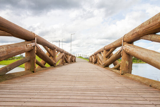 Ponte de Madeira em um Parque na regi&atilde;o de Curitiba - PR