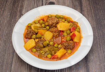 Turkish Food Meaty Green Pea Stew - Stewed Meat Etli Bezelye.