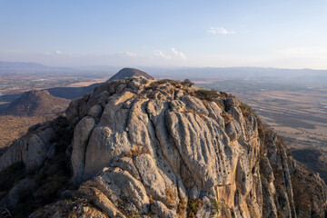 rocas en la cima de montaña en chalcatzingo