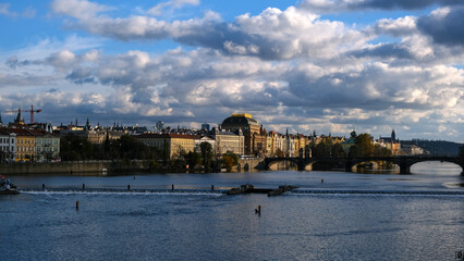 Obraz premium Narodni Divadlo View From Vltava River National Theatre In Prague