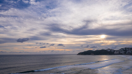 atardecer en playa de Acapulco