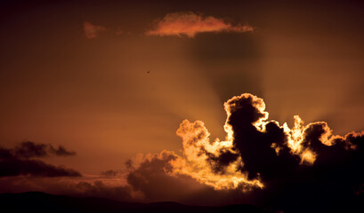 Naklejka premium storm clouds at sunset