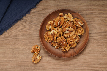 plate of peeled walnuts
