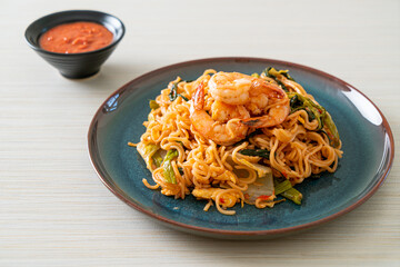 Stir-fried instant noodles sukiyaki with shrimps