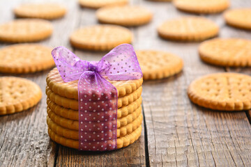 Cookies crackers tied with ribbon