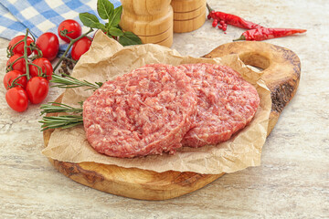 Raw pork cutlet for burger