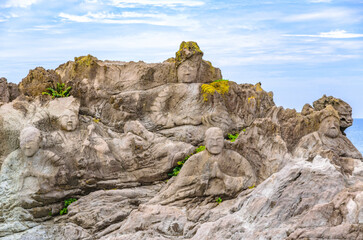 山形県　十六羅漢岩
