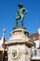 Fototapeta na wymiar Famous statue on Place Francois Rude in Dijon