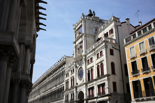 Piazzetta dei Leoncini - view of Piazza San Marco and Procuratoria Della Basilica Di San Marco - Venice - Italy