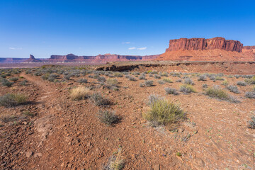 hiking the murphy trail loop in the island in the sky in canyonlands national park, usa