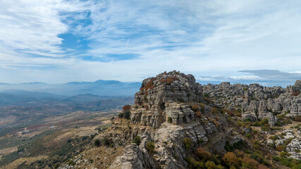 Fototapeta na wymiar formaciones rocosas en el torcal de Antequera, Andalucía