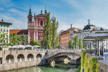 Fototapeta na wymiar Franziskanerkirche Ljubljana, Slowenien