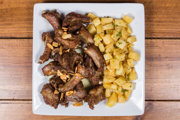 Costillas al ajillo