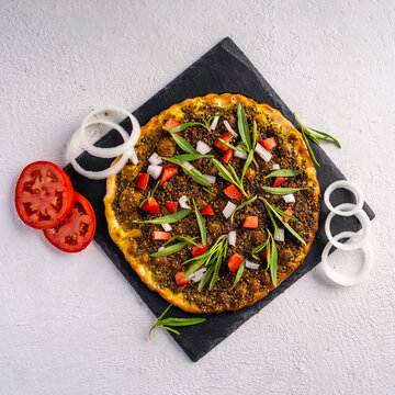 Zaatar manakish middle east cuisine pastry delicious 