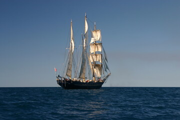 Obraz na płótnie Canvas ship on the sea