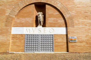 Entrada al Museo Nacional de Arte Romano de Mérida. Badajoz, Extremadura, España. - obrazy, fototapety, plakaty