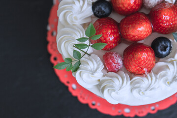 いちごと生クリームのショートケーキ　ホールケーキ