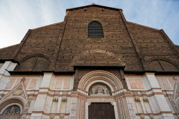 Fototapeta na wymiar Facade of historic building Basilica di San Petronio