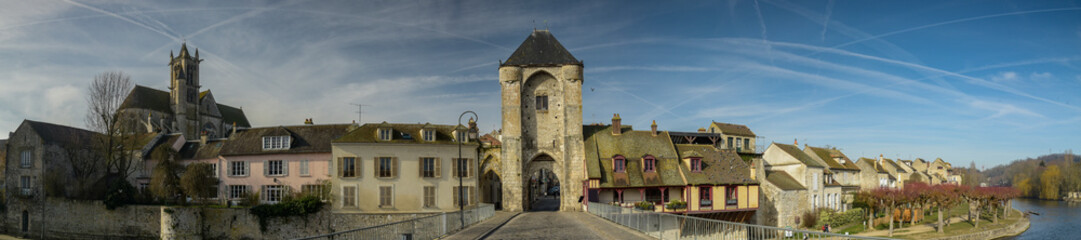Fototapeta na wymiar View on the medieval city of Moret sur Loing in Seine et Marne in France