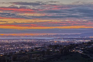Fototapeta na wymiar San Francisco Bay Area During Pink Sunset