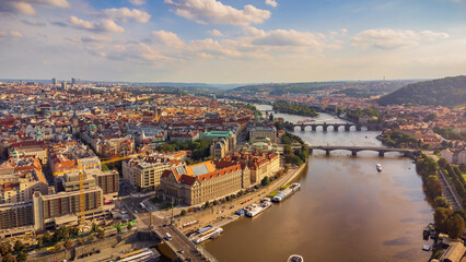 Widok na Wełtawę i Stare Miasto w Pradze.  - obrazy, fototapety, plakaty