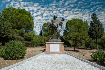 Fototapeta premium Gelibolu, Çanakkale, Turkey - September 26, 2021: A monument to the Turkish soldier who carried the wounded Australian officer and helped, Gallipoli