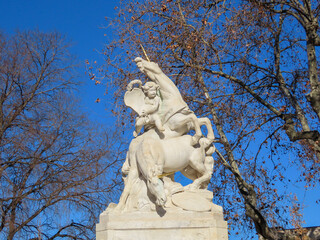 Fototapeta na wymiar Statue de licorne à Montpellier