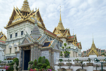 Fototapeta premium Chakri Maha Prasat Hall in the Grand Palace in Bangkok, Thailand.