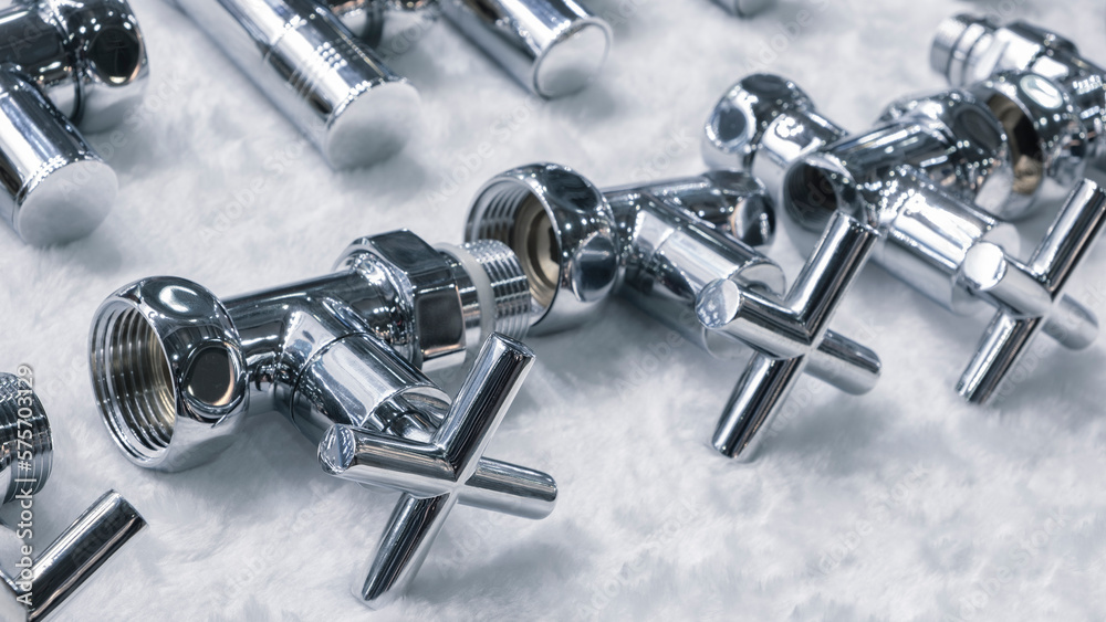 Poster gate valve taps chrome-plated with cross-shaped handle connects and closes water pipes
