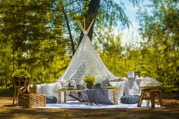 Picnic de Lujo rustico y romantico  en medio de un bosque de pinos en Puerto Rico © Giovanni