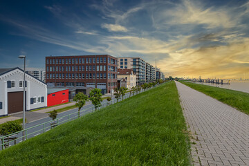 Fototapeta premium Bremerhafen - Hafenwelten Sonnenuntergang