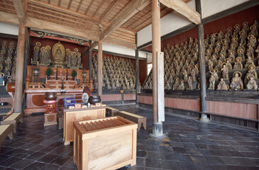 天寧寺　羅漢堂の内部　滋賀県彦根市