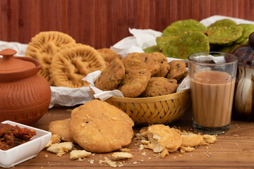 Famous Indian Tea Time Snack Namkeen Khasta Mathri, Masala Matthi, Plain Mathiya, Palak Mathi,...