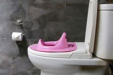 Children's toilet bowl adapter