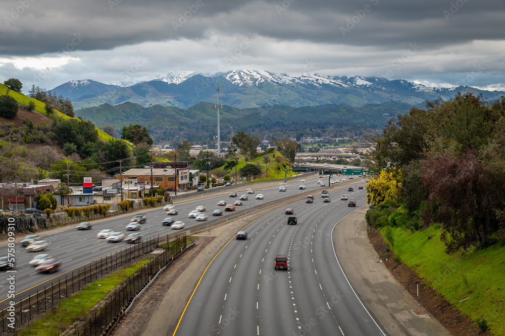 Wall mural Mount Diablo covered in Snow