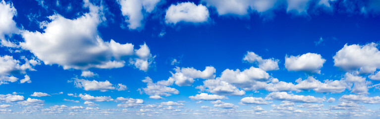 Obraz premium blue sky background with tiny clouds. panorama
