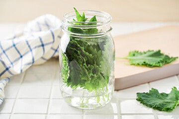 瓶で保存する大葉