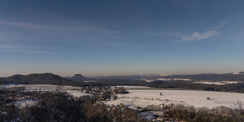 Die Sächsische Schweiz im Winter- Aussicht vom Kohlbornstein