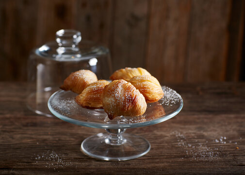 Studio shot of cakestand with freshsfogliatelle