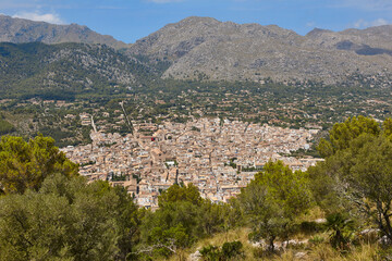 Fototapeta na wymiar Scenic view of Pollensa, tramuntana mountain range, Balearic islands. Spain