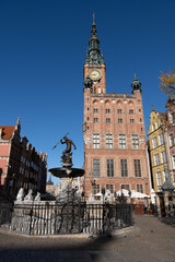Obraz premium Neptune Fountain and Town Hall in Gdansk, Poland