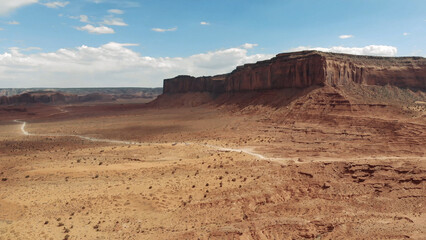 Fototapeta na wymiar Epic view of the road that leads to Monument Valley