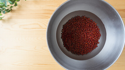 小豆を水で戻す　イメージ