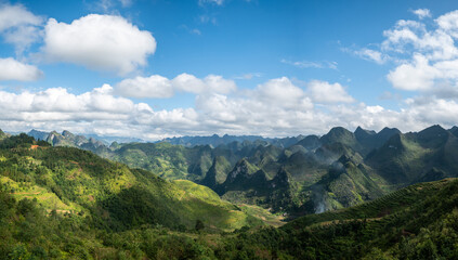 Naklejka premium landscape of karst range background, daylight