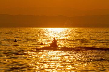 Jetski - Meer - Sonnenuntergang - Wassersport - Italien