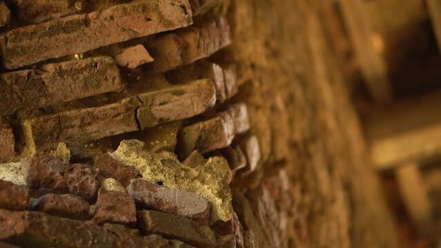 Pared de ladrillos de antigua ruina del siglo 18 en Puerto Rico
