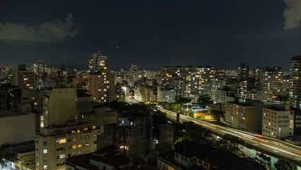 Fototapeta na wymiar Vista aérea noturna da região central de São Paulo.