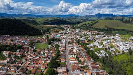 Fototapeta na wymiar Vista aérea da cidade de Piranguinho, interior do sul do estado de Minas Gerias, Brasil.